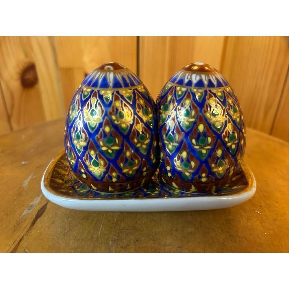 Vintage Hand Painted Thai Benjarong Gold Encrusted Porcelain Salt/Pepper Shakers